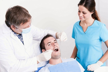 Имплантация зубов: где лучше сделать? – фото 1