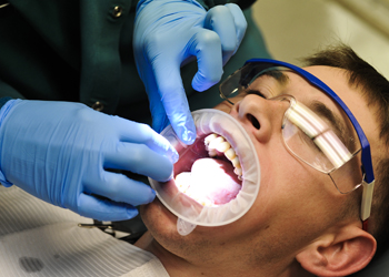 
Лечение и протезирование зубов – фото 1